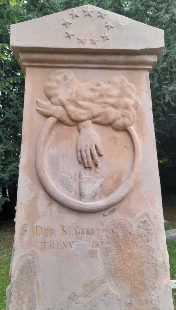 Grabmal des Johann Wilhelm Adolph Zanders (1795-1831) vor der Restaurierung (Foto: M. Werling)